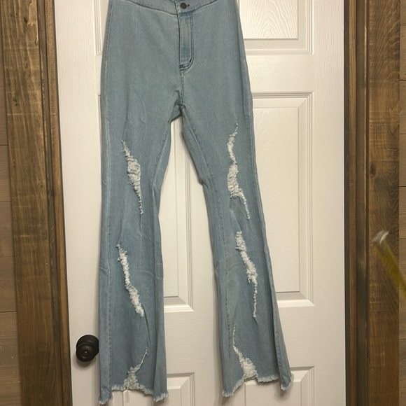 Daisy Denim - Daisy Jeans. 💥